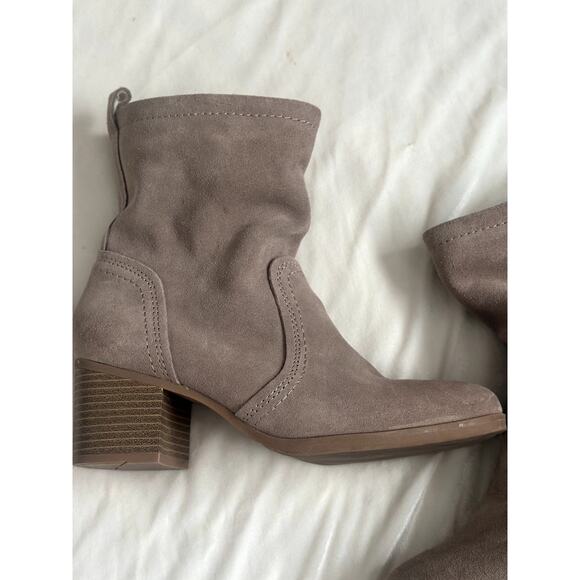 White Mountain Sz 8 Bernata Taupe Brown Leather Heeled Slouchy Booties Boho Chic - Picture 3 of 8